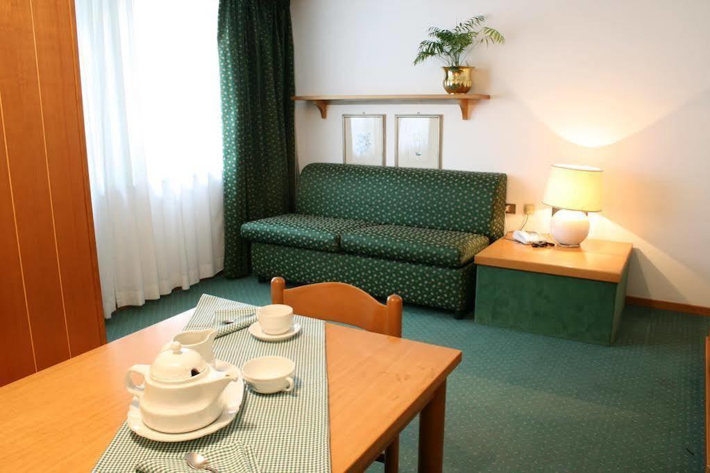 Residence Hotel Sport Campiglio Madonna Exterior foto